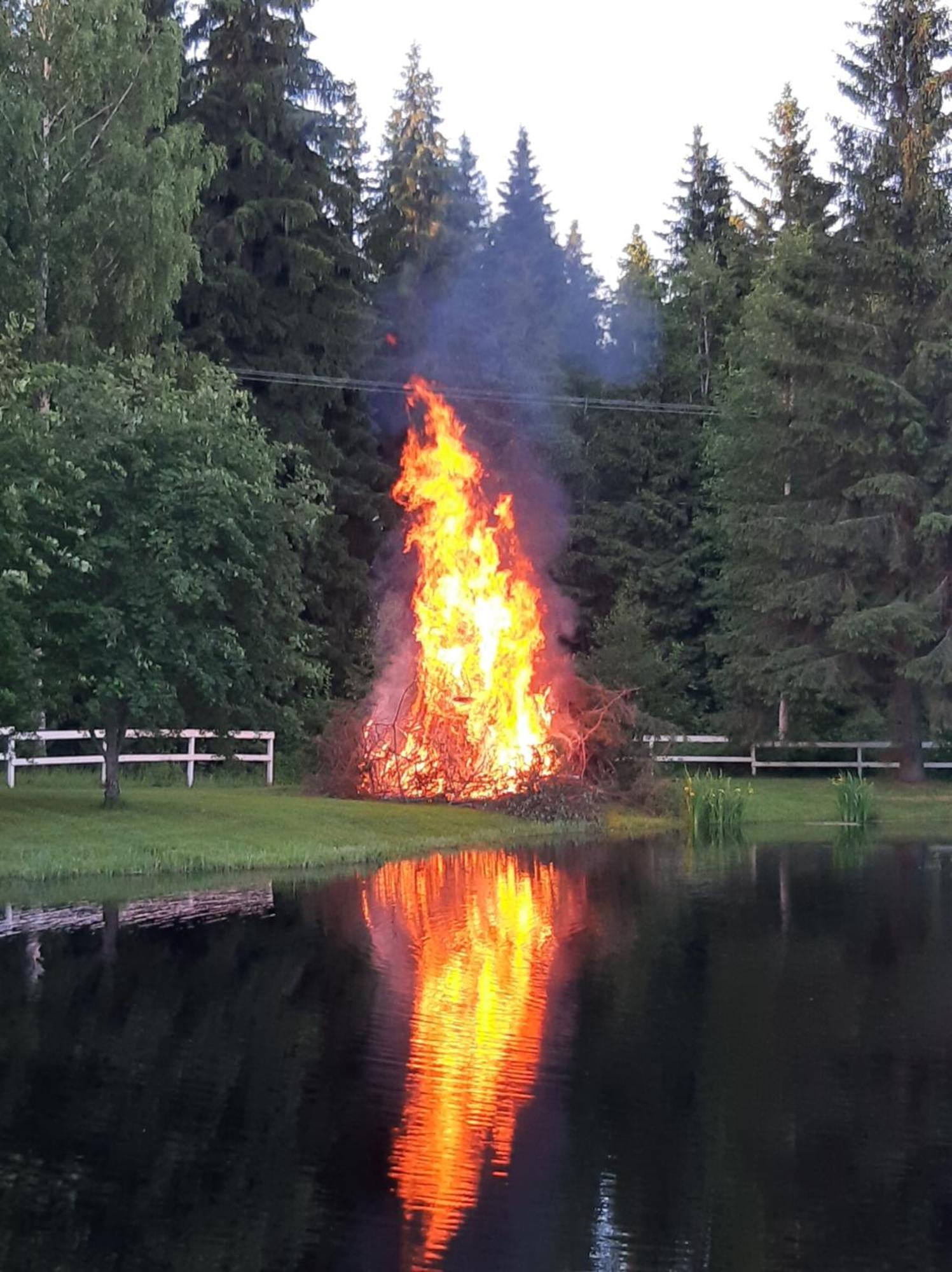 Huhtaniemen Moekkikylae Hotel Veteli Екстериор снимка